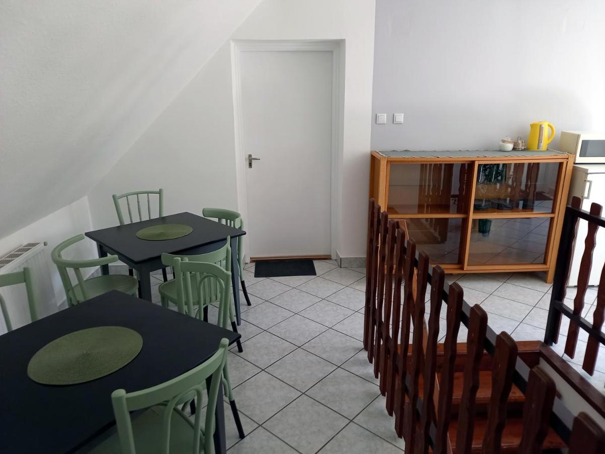 Diokert Vendeghaz Sopron Bed & Breakfast ภายนอก รูปภาพ